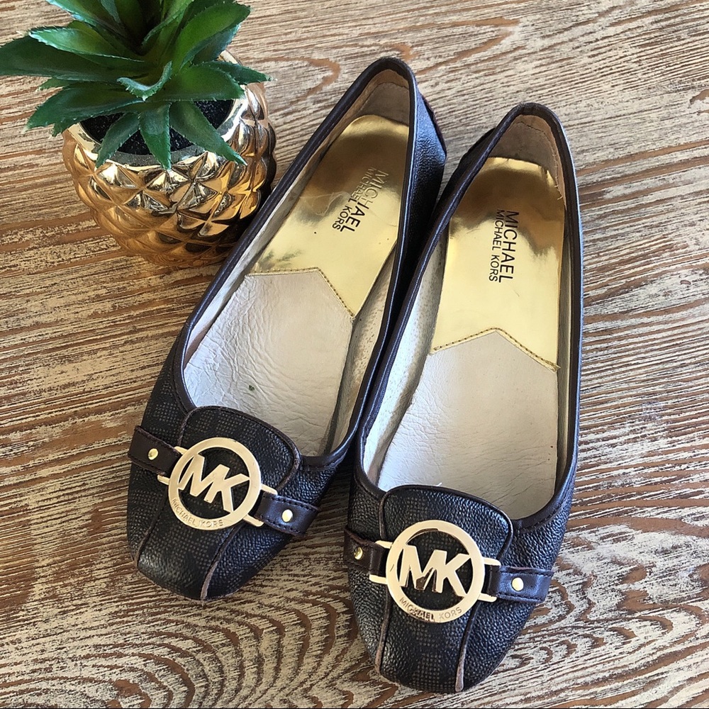 ⭐️Michael Kors Flats⭐️